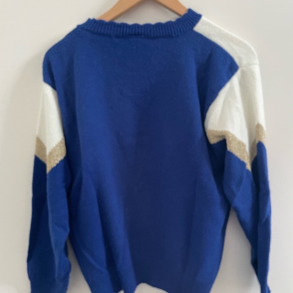 Amazing Vintage Blue, white and gold  Sweater - Size Large - Picture 4 of 4